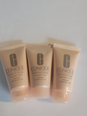 Clinique Moisture Surge Overnight Mask - Peachy Beige (Set of 3)